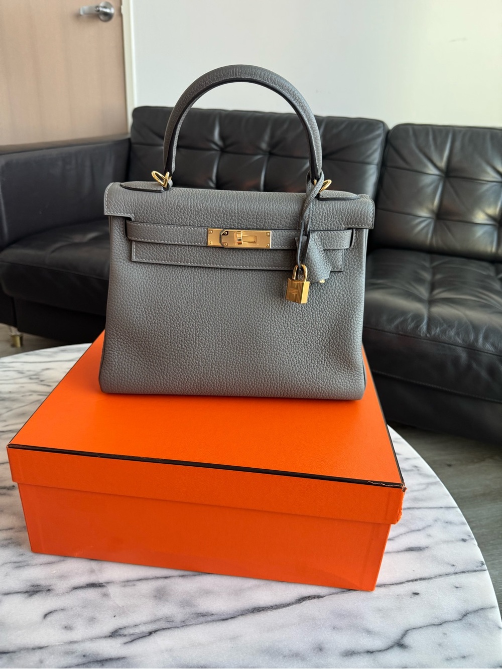 🇫🇷 - Hermes Kelly 28 Bag in Etain Clemence Leather; GHW Pristine Condition w/Box